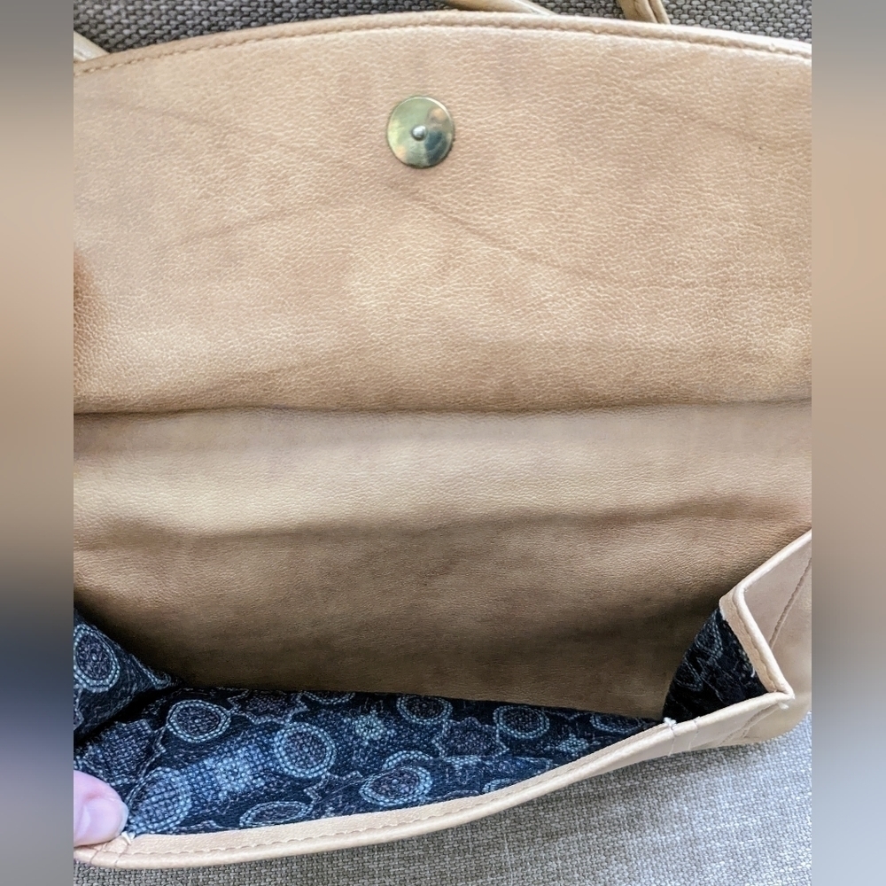 Vintage Leather Purse - Picture 2 of 7